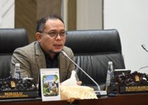 Rapat Kerja Komisi XI Bersama Menkeu, Hanif Dhakiri Dukung Pertumbuhan Ekonomi 8 Persen