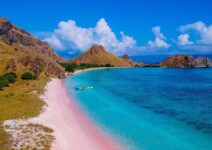 5 Pilihan Wisata Akhir Tahun 2024 yang Menarik Dikunjungi